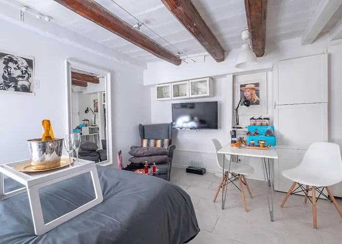 Romantic Nest Colosseum Apartamento